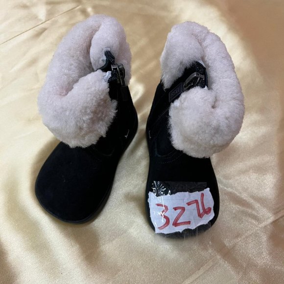 NWOB UGG kids infants boys or girls Shoes boots size 0 1 - Picture 5 of 7